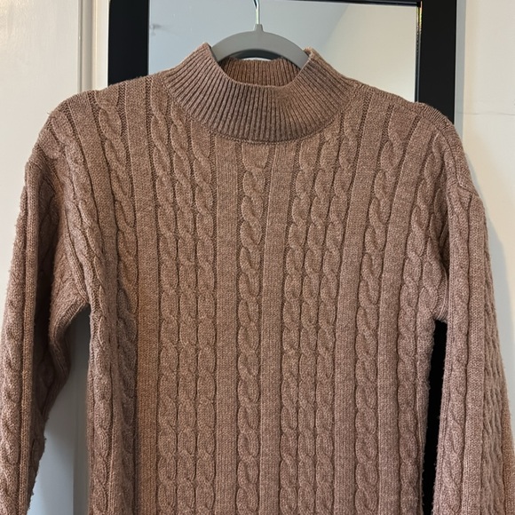 Cable knit midi sweater dress - Picture 2 of 4